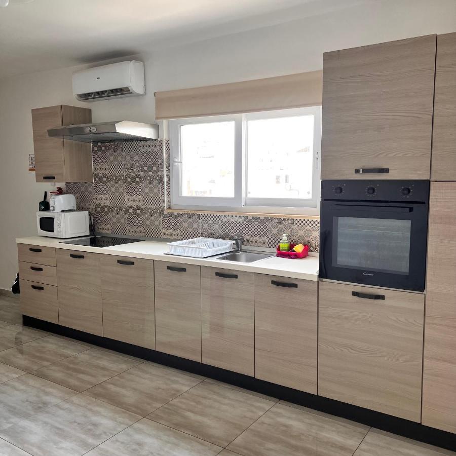 F5 Room 1, Private Double Room With Private Bathroom And Balcony In Shared Flat Msida Dış mekan fotoğraf