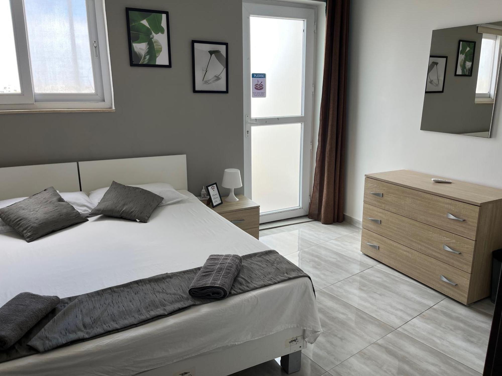 F5 Room 1, Private Double Room With Private Bathroom And Balcony In Shared Flat Msida Dış mekan fotoğraf
